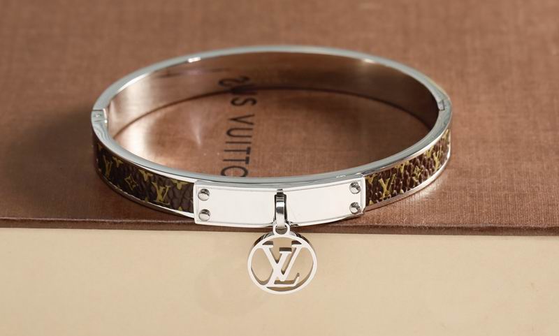 LV Bracelet 03lyr345